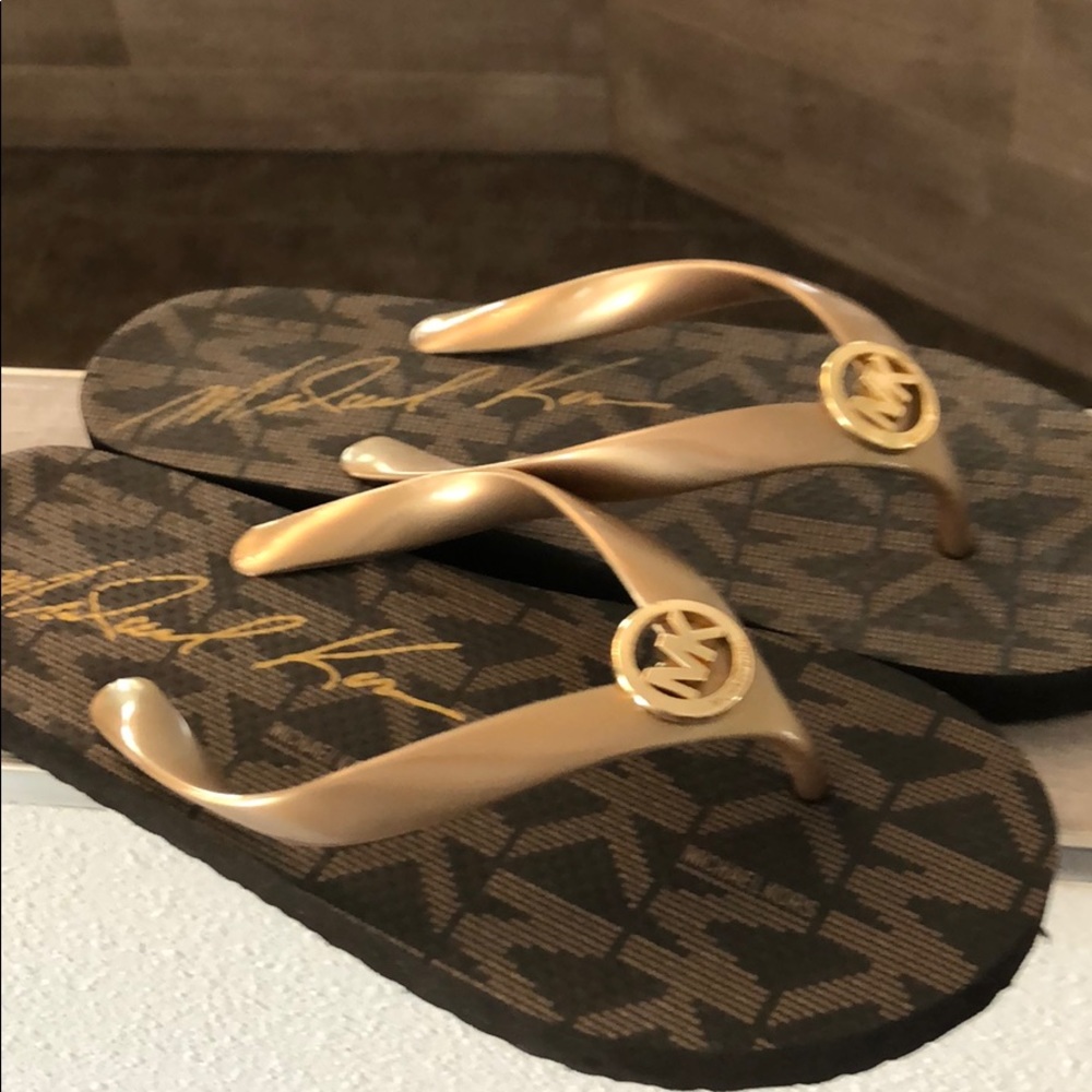 Michael Kohrs Brown and Gold Flip Flops